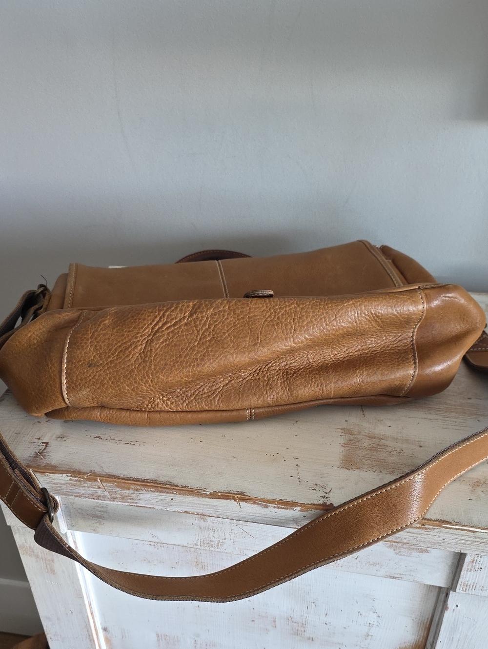 L.L. Bean Vintage Brown Leather Messenger Bag - Picture 7 of 14